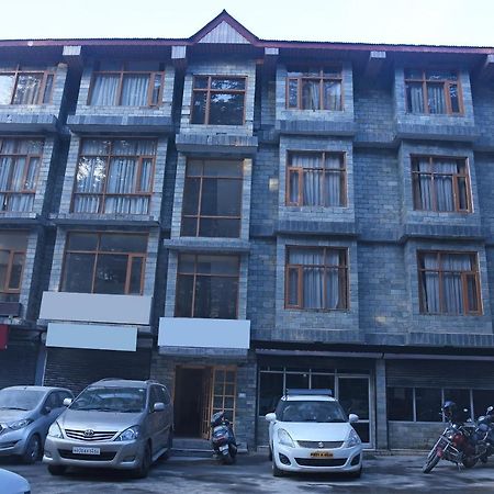Oyo 19322 Hotel Snow Flake Manāli Екстериор снимка